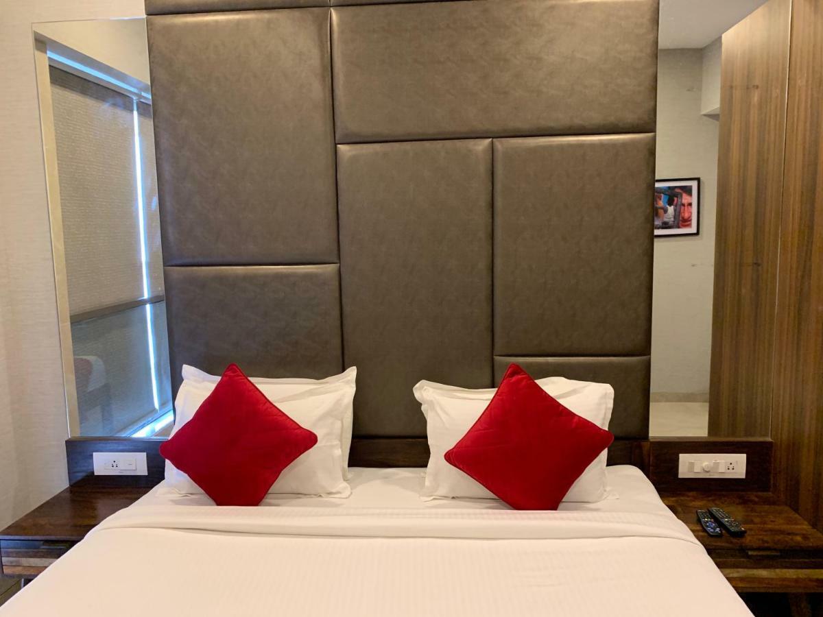 Theory9 Premium Service Apartments Khar Bombaim Exterior foto