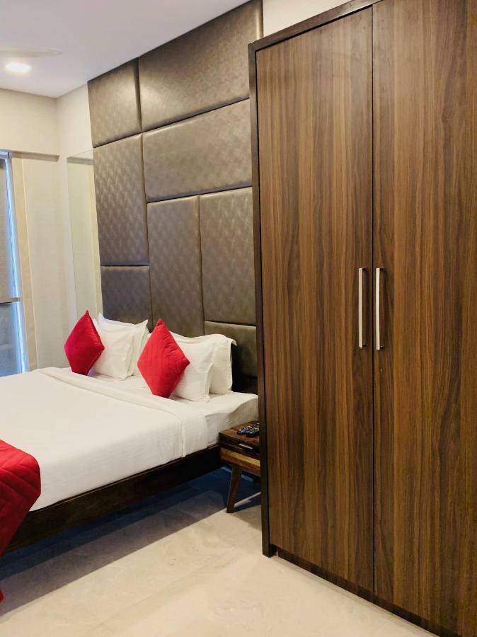 Theory9 Premium Service Apartments Khar Bombaim Exterior foto